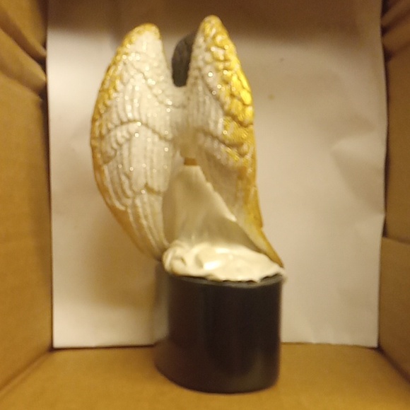 Triumph Angel's by Keith Mallet - Picture 2 of 6